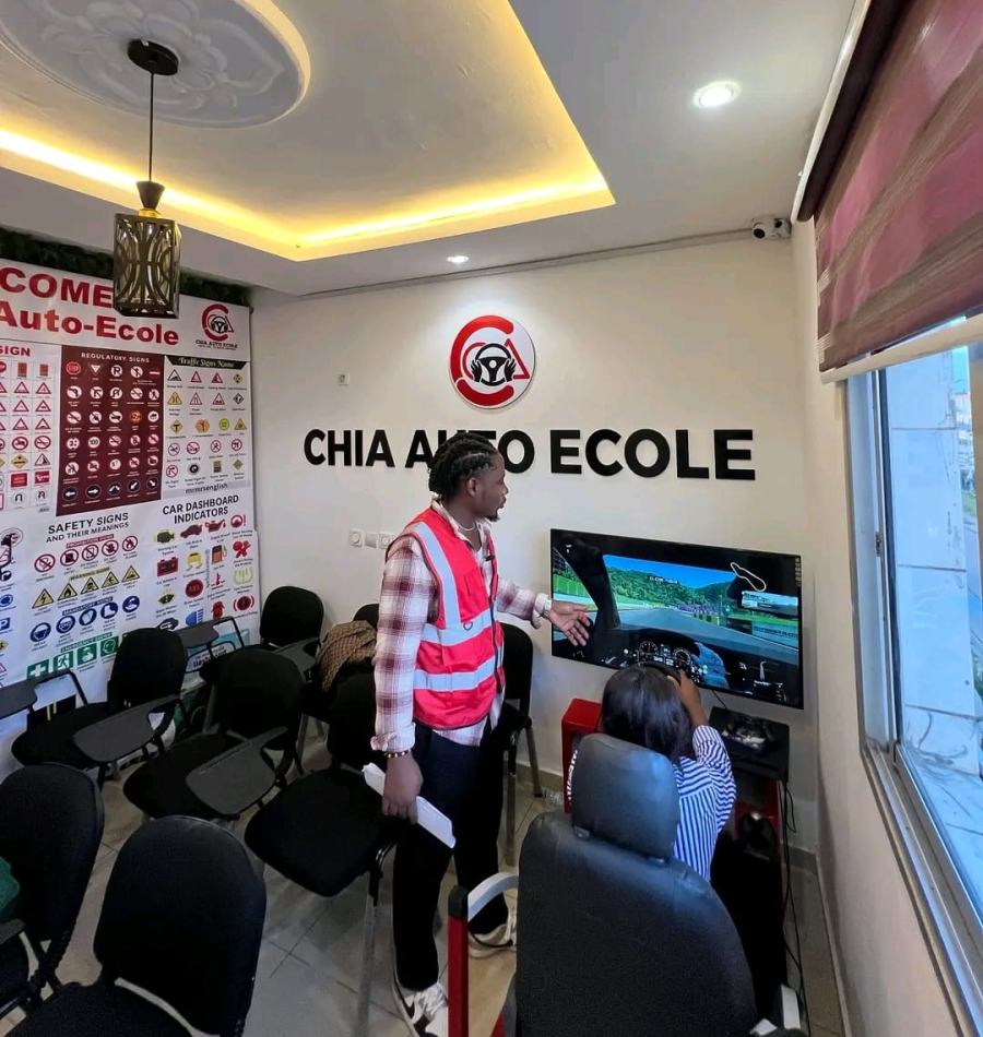 The classroom on Makepé St. Tropez — regulatory signs, safety signs and dashboard indicators on the wall behind you the whole time you study.